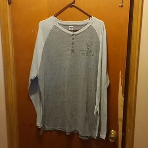 Milwaukee Bucks long sleeve T-shirt